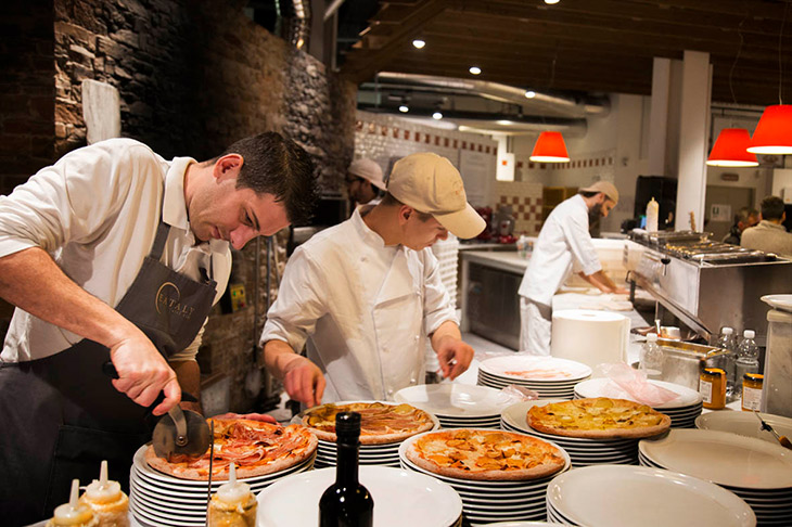 II Taglio delle “tonde” da Eataly Roma