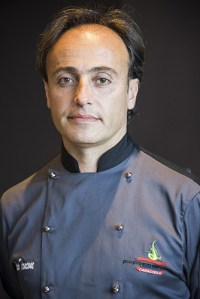 Il maestro pizzaiuolo Antonio Troncone