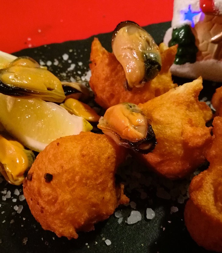 Le Frittelle di ceci con le cozze