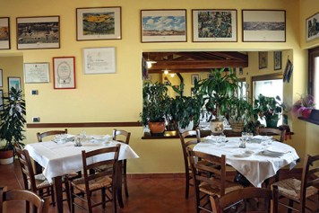 interno-osteria-da-gemma