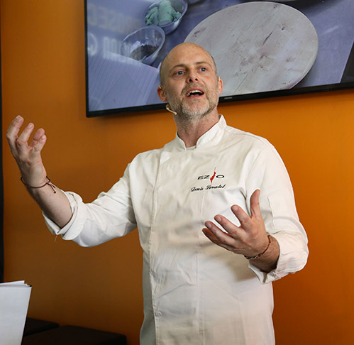  Il maestro pizzaiolo Denis Lovatel