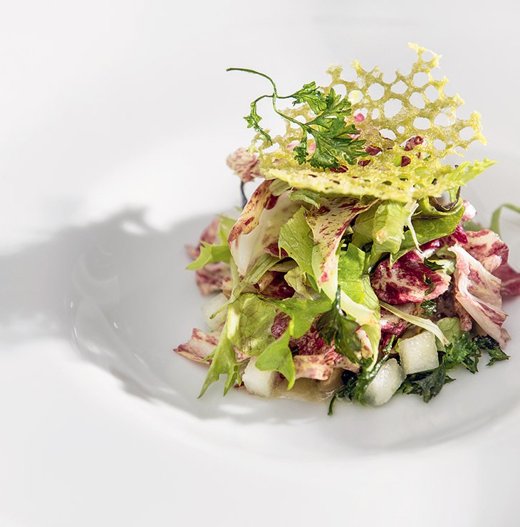 L'Insalata di lumache, burro chiarificato, mela verde ed essenza di prezzemolo di Davide Palluda