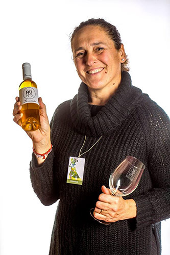 Alessia Carli, viticultrice della casa vinicola Rivecoldefer