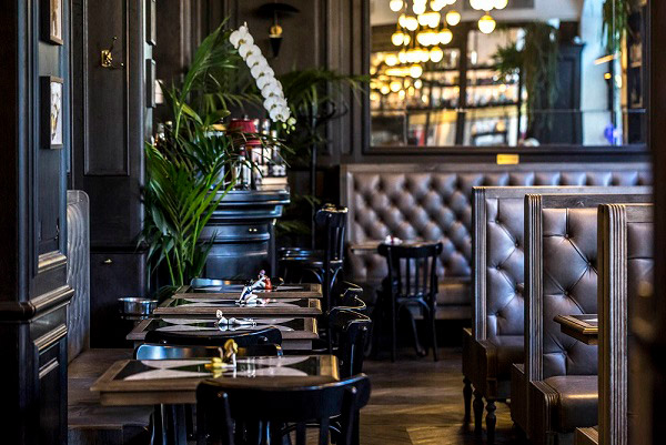 Interno del Madeleine Salon de Gastronomie