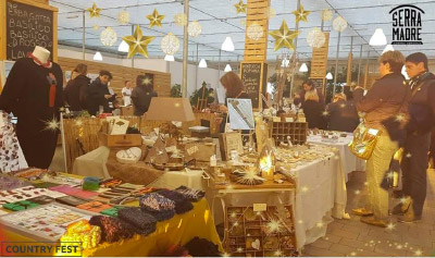 Interno addobbato di Serra Madre