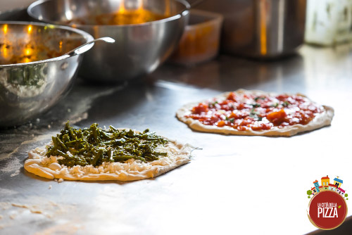 Due pizze diversamente condite