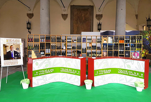 Esposizione di oli con banco di degustazione 