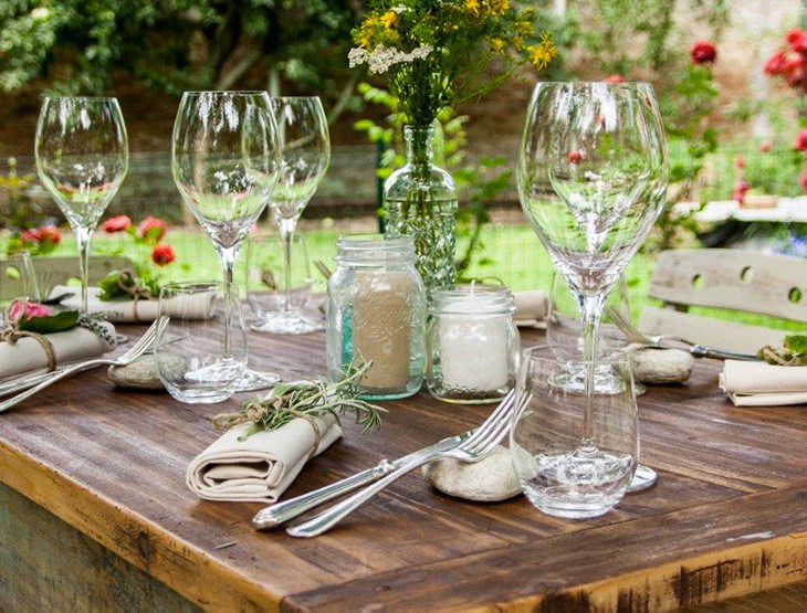 Gardenia Social Table