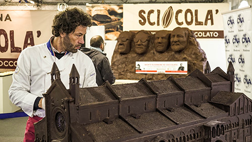 Sculture di cioccolato a Sciocola'