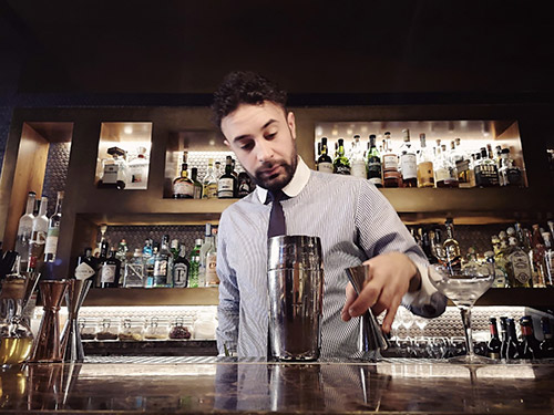 Il bar manager Vincenzo Tropea