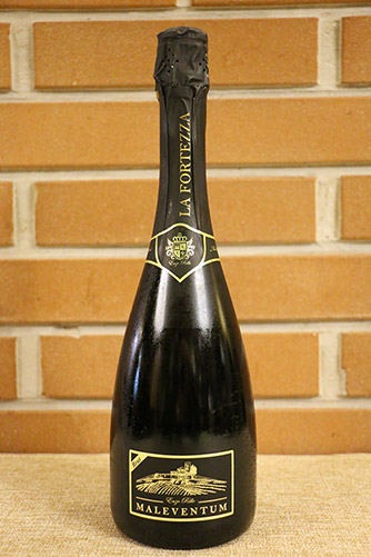 Bottiglia di Maleventum Spumante La Fortezza