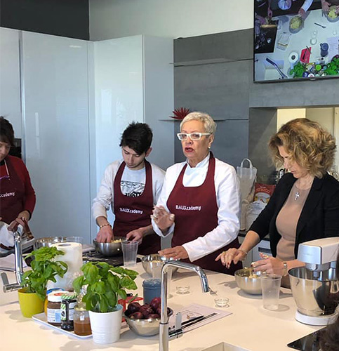 Angela Verdiani durante la Master Class presso le Cucine Baux