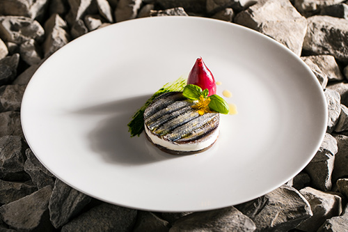 Alici alla Colatura con Ricotta di bufala e Caponatina di melanzane