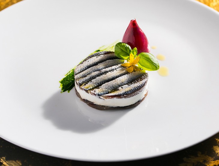 Alici alla Colatura con Ricotta di bufala e Caponatina di melanzane