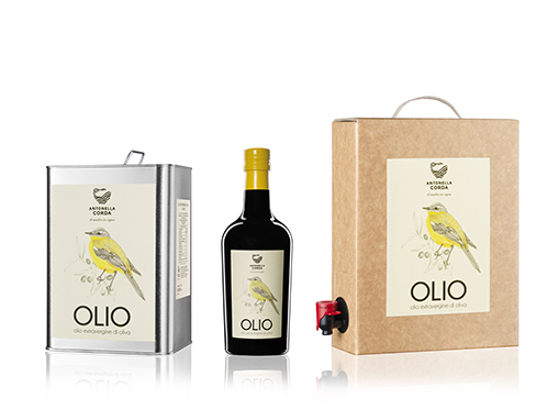 Lattina, bottiglia e bag in box dell'Olio di Antonella Corda